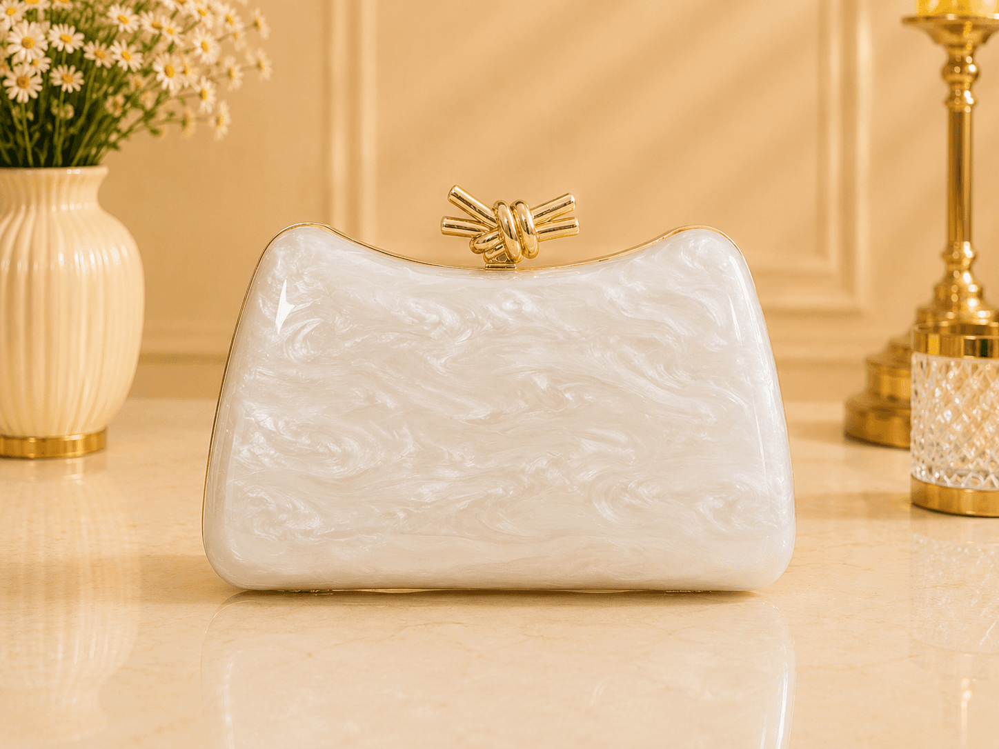 Pearl mist clutch